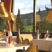 © Hotel Kaiseralm Copyright Kur- und Tourist Information Bischofsgrün Restaurant im Wohlfühlhotel Kaiseralm | © Hotel Kaiseralm Copyright Kur- und Tourist Information Bischofsgrün