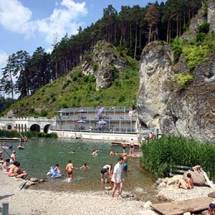 Das Felsenbad auf der Pottensteiner Erlebnismeile  | © Stadt Pottenstein