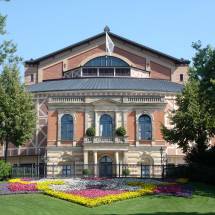 Das Festspielhaus in Bayreuth – die Wirkungsstätte Richard Wagners | © Bayreuth Marketing & Tourismus GmbH